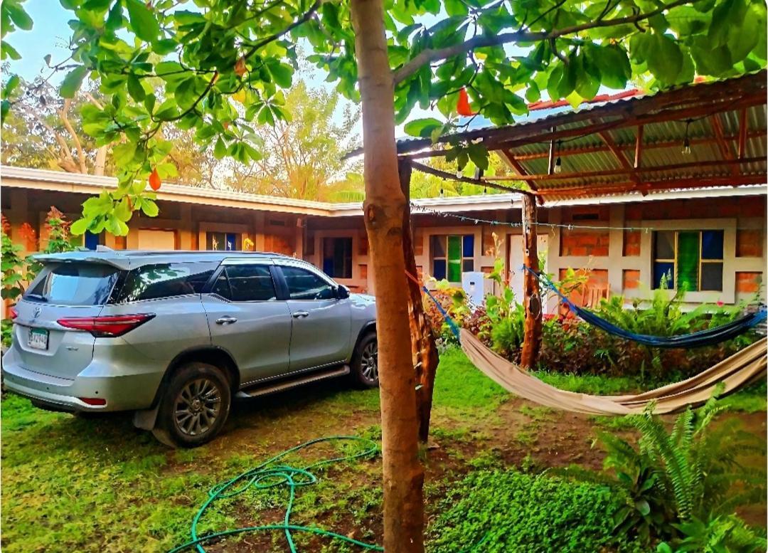 Rustic House Hostel Moyogalpa Bagian luar foto