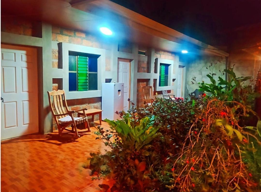 Rustic House Hostel Moyogalpa Bagian luar foto