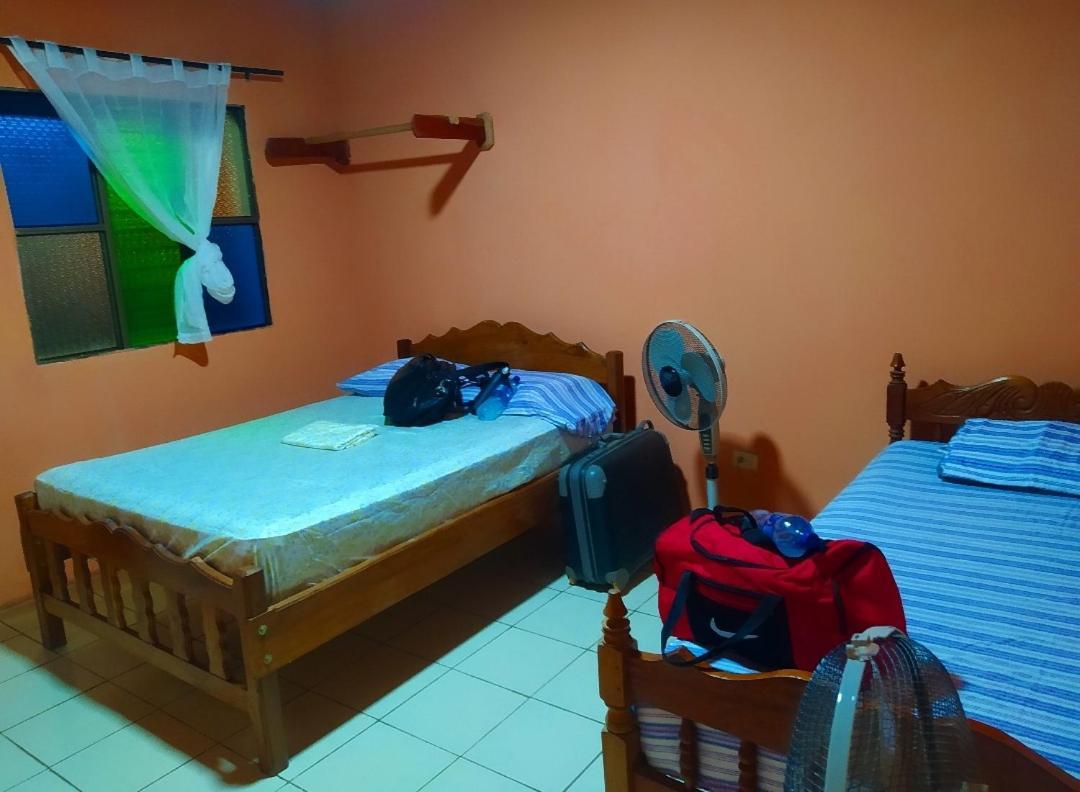 Rustic House Hostel Moyogalpa Bagian luar foto
