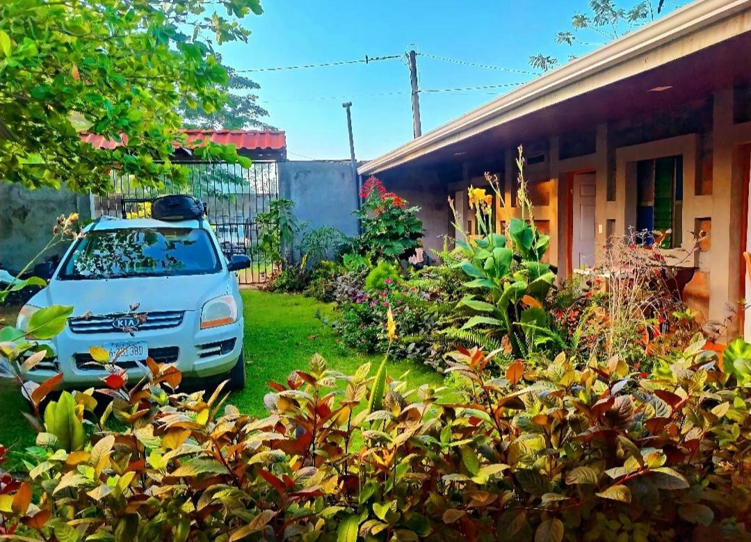 Rustic House Hostel Moyogalpa Bagian luar foto