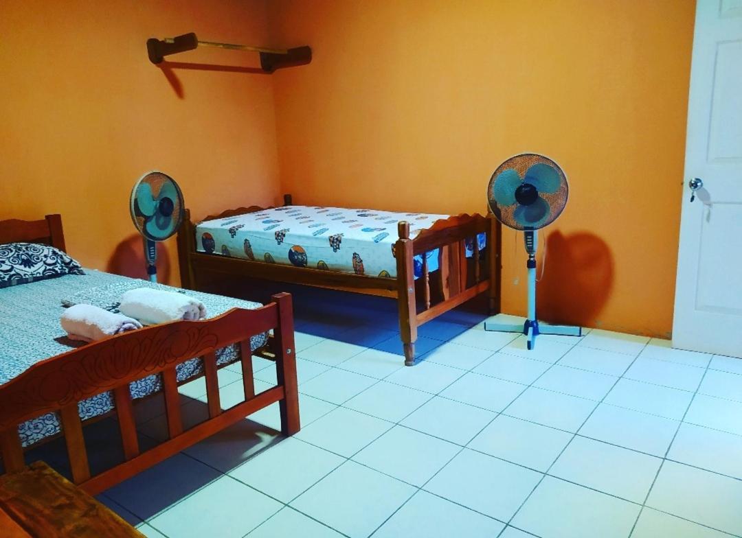 Rustic House Hostel Moyogalpa Bagian luar foto