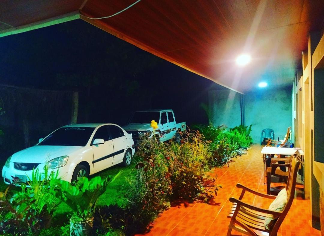 Rustic House Hostel Moyogalpa Bagian luar foto
