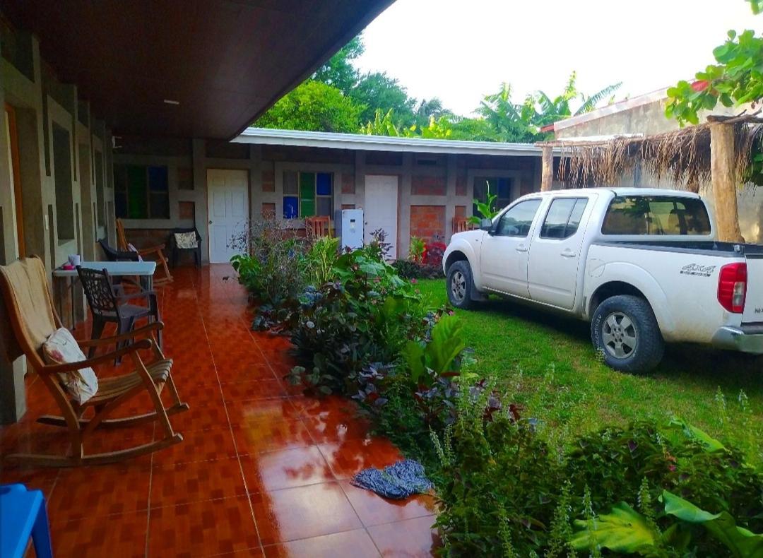 Rustic House Hostel Moyogalpa Bagian luar foto